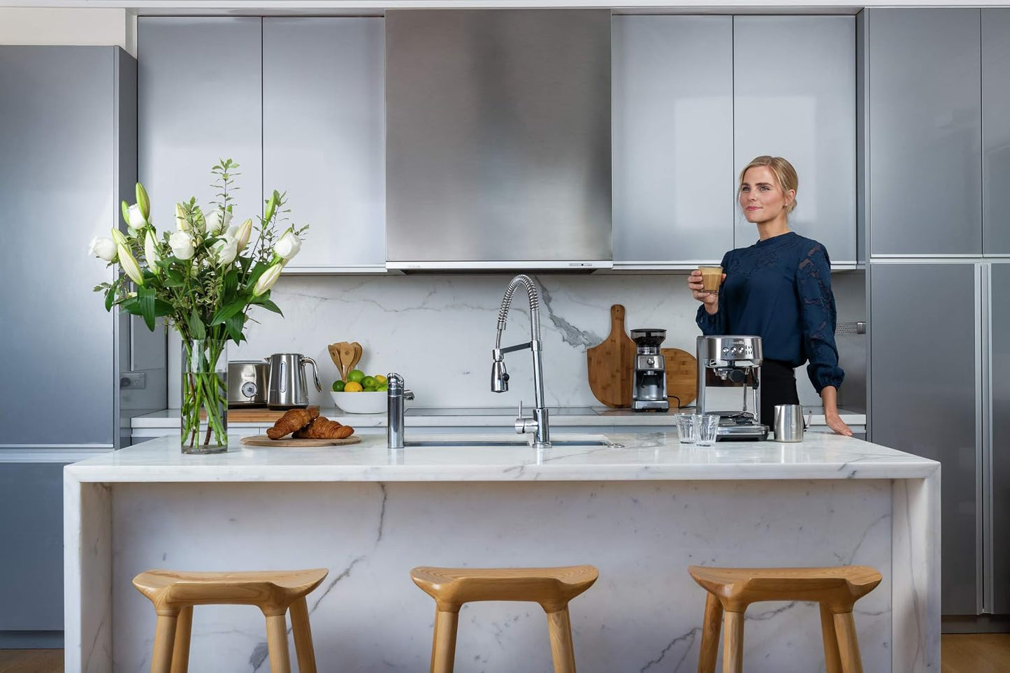 Breville BES500BSS Bambino Plus Espresso Machine, Brushed Stainless Steel | Make café-quality espresso, lattes and cappuccinos at home with this compact, semi-automatic coffee maker for home baristas